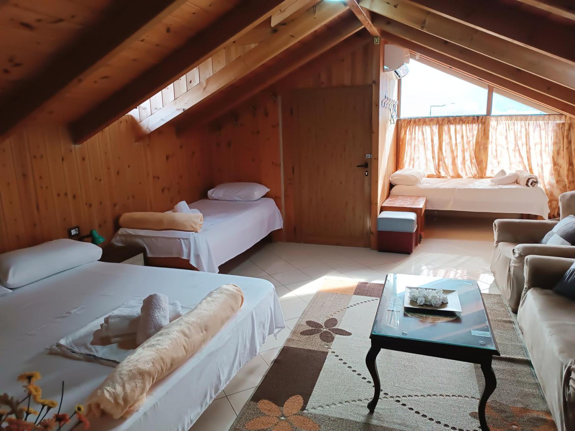 Guesthouse Eva Suite Berat Esterno foto